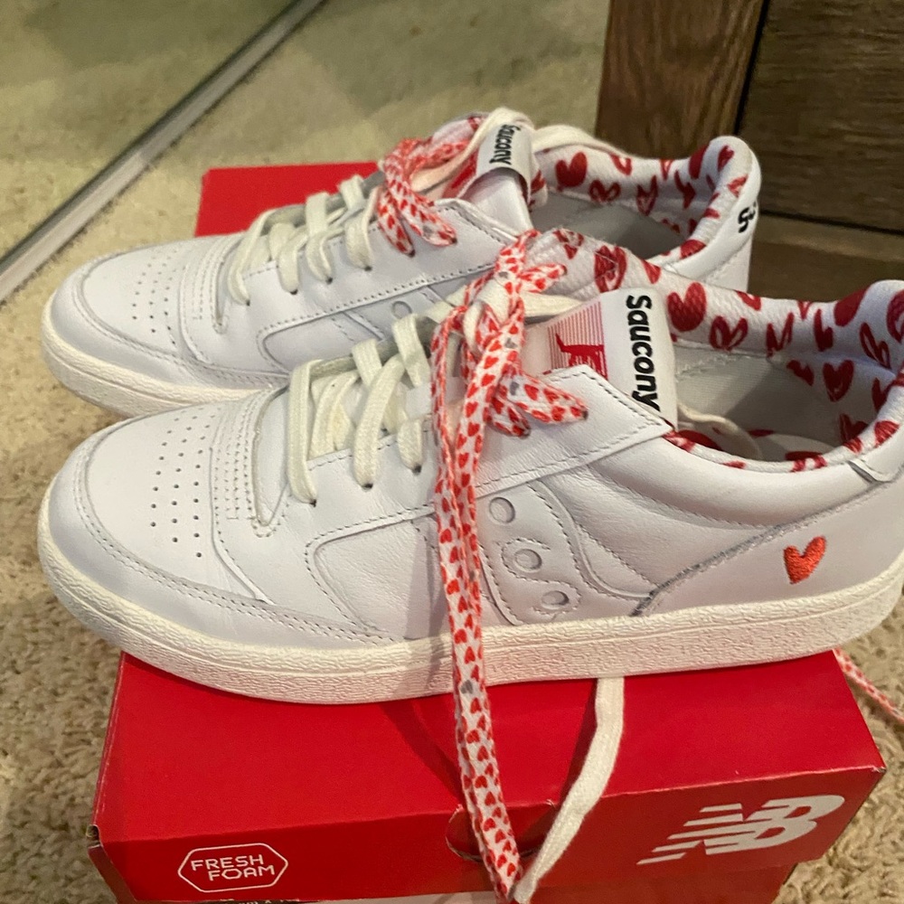 Saucony hearts sneakers 7